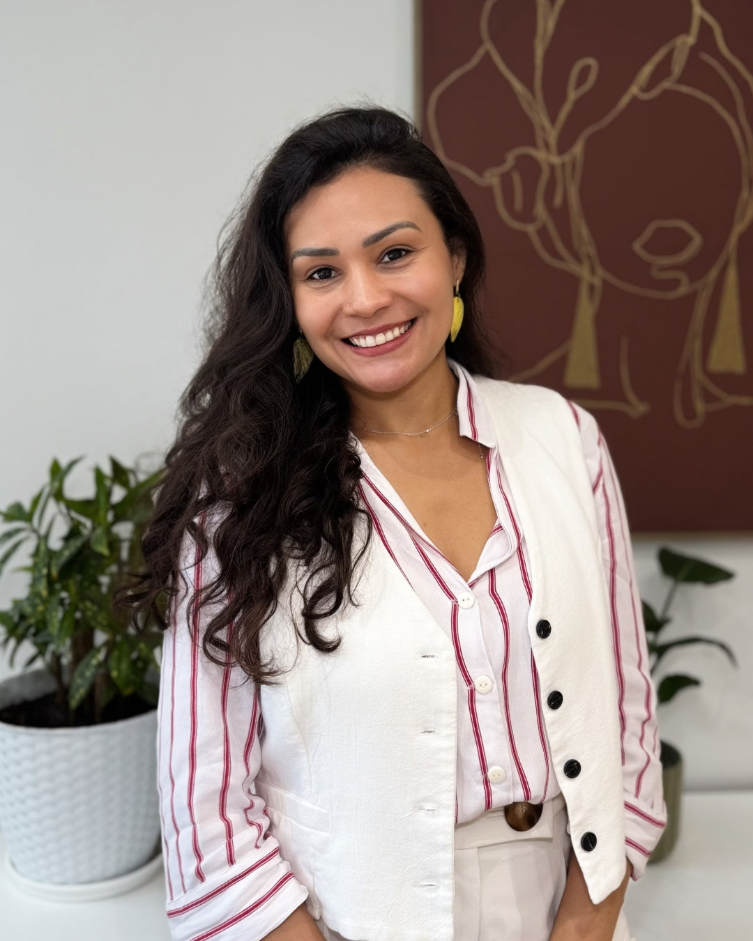 Maria Azevedo, fundadora da Indi Beauty em Estoril, dedicada a tratamentos estéticos avançados e bem-estar.