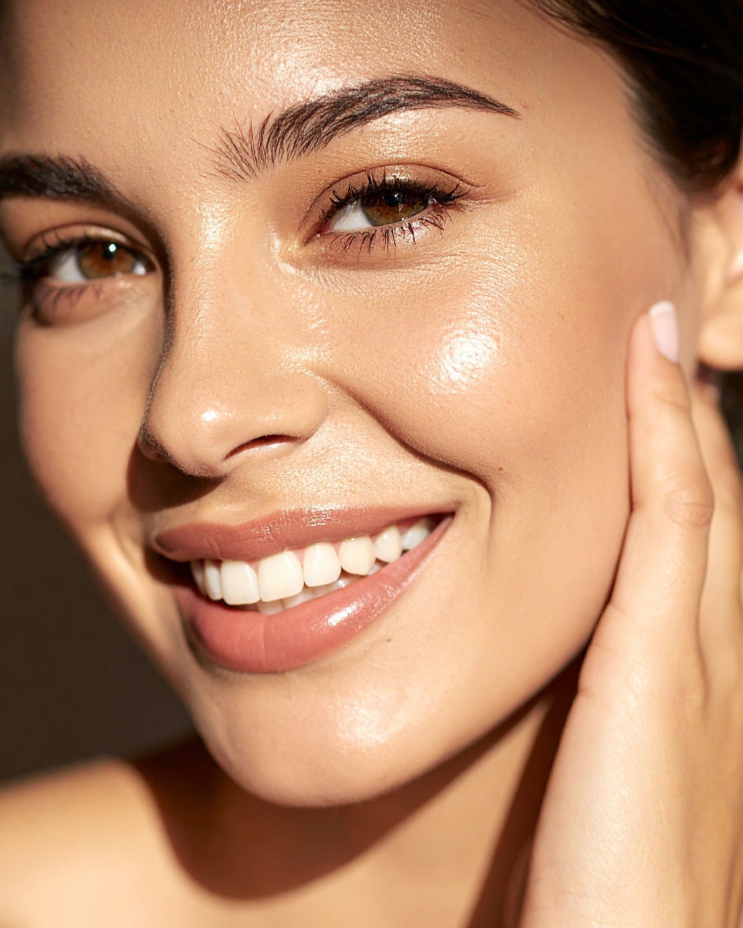 Tratamentos faciais e cuidados do olhar no Indi Beauty Cascais para pele luminosa, rejuvenescimento e estética facial natural.