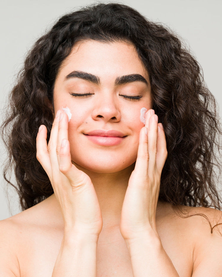 Protetores solares faciais Bioage FPS 60 para proteção e prevenção do envelhecimento da pele